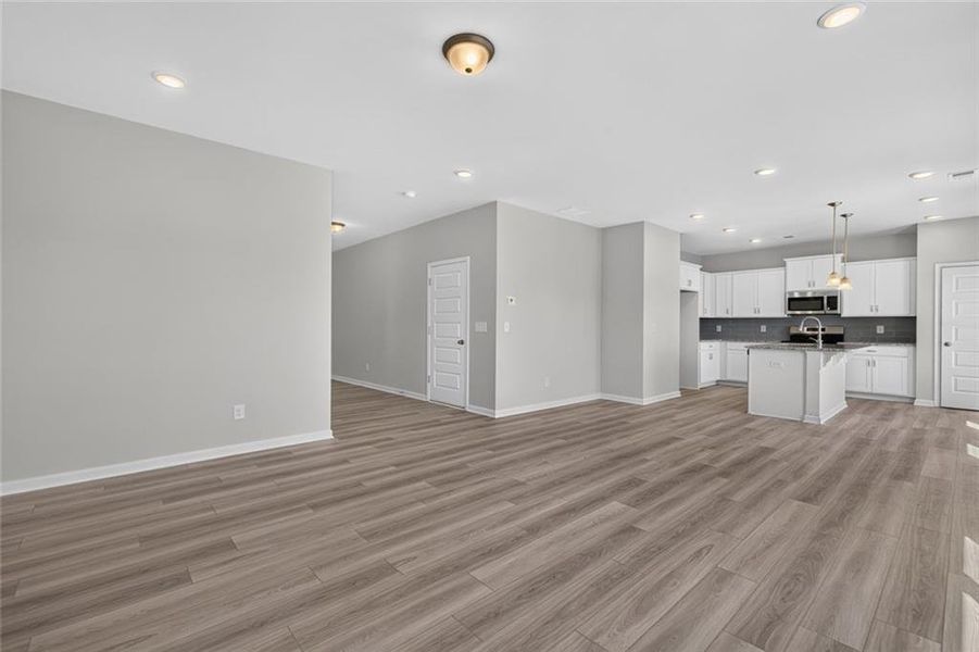 Spacious, unfurnished interior of a new home in North Haven, Rome (Image 21).