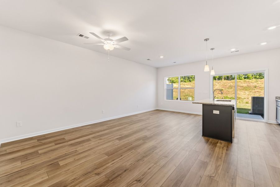 Spacious, unfurnished interior of a new home in Edwards Station, Taylors (Image 17).