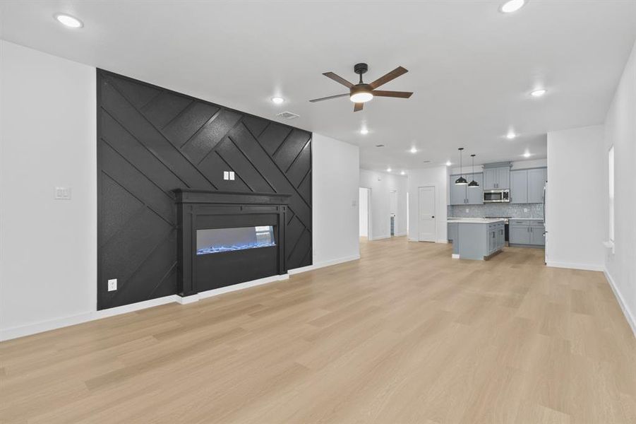 Spacious, unfurnished interior of a new home in , Dallas (Image 14).