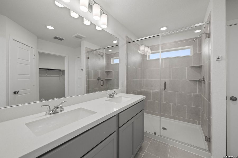 Furnished interior view inside a new home in Arroyo Ranch, Seguin (Image 8).