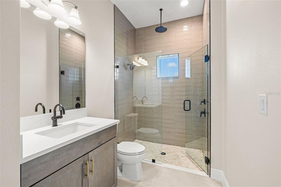 Furnished interior view inside a new home in , Zephyrhills (Image 9).