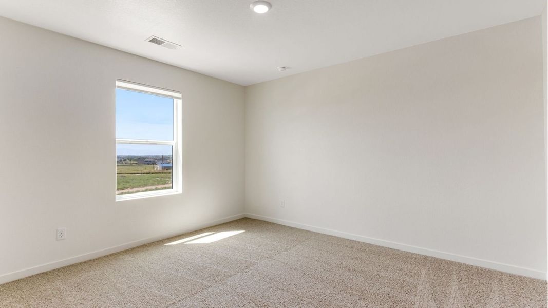 Spacious, unfurnished interior of a new home in Vista Meadows, Fort Lupton (Image 17).