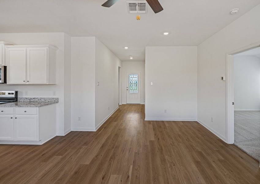 A foyer welcome you home