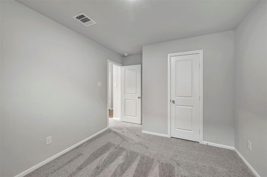 Spacious, unfurnished interior of a new home in ValleyBrooke, Mesquite (Image 28).