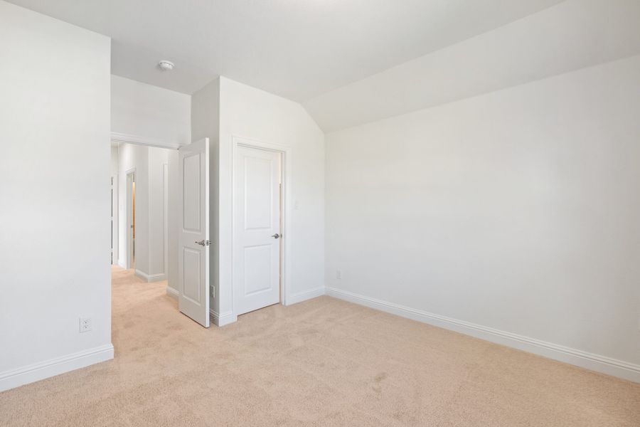 Spacious, unfurnished interior of a new home in Walden Pond, Forney (Image 37).