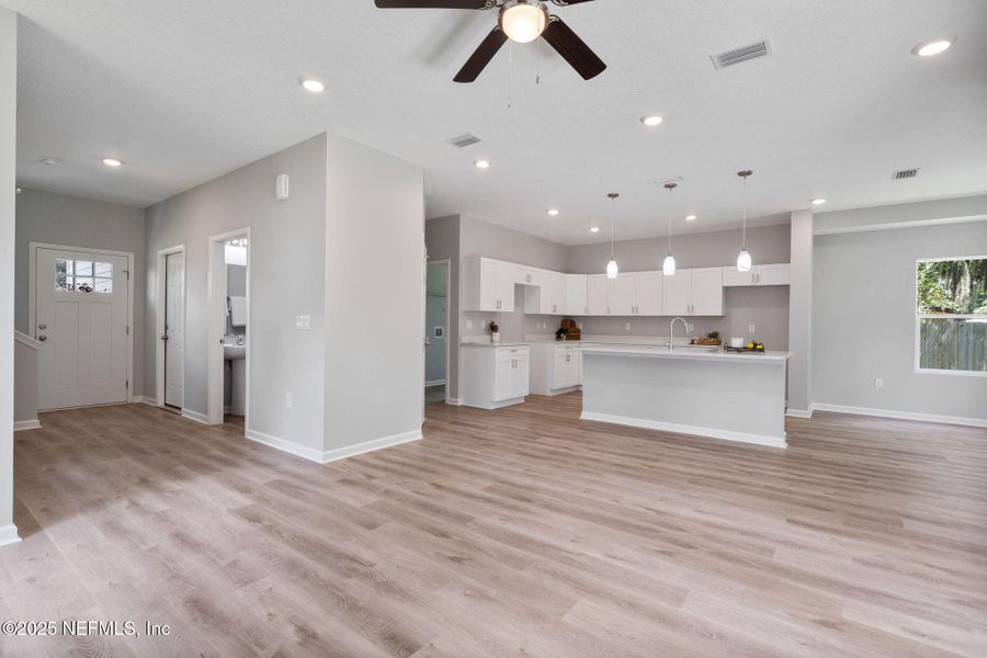 Spacious, unfurnished interior of a new home in , Fleming Island (Image 23).