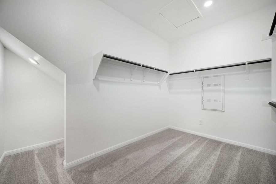Spacious, unfurnished interior of a new home in Parkside on the River, Georgetown (Image 19).