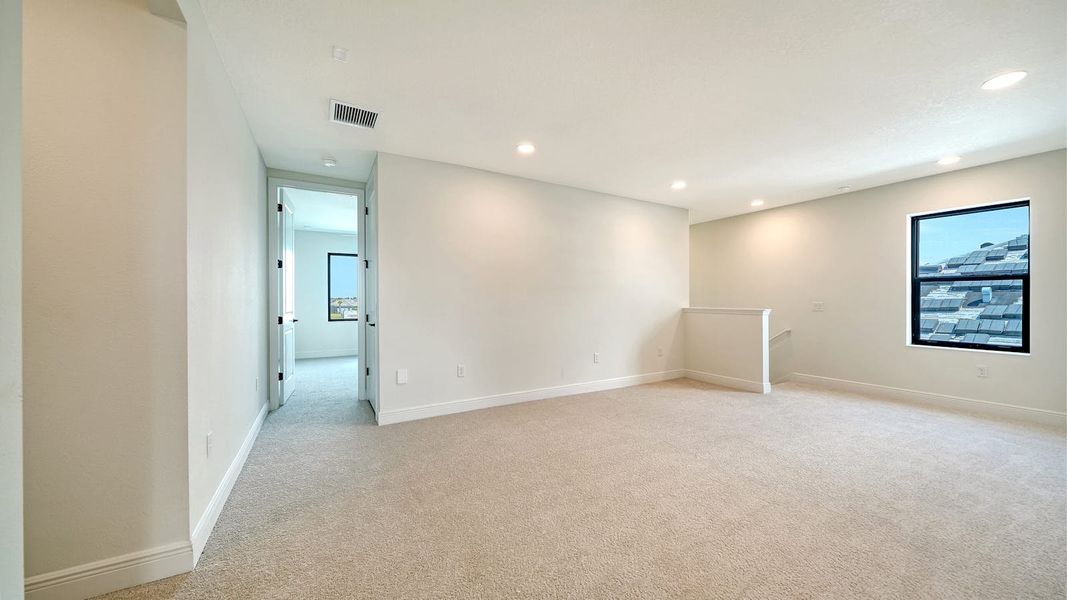 Spacious, unfurnished interior of a new home in Palm Grove, Lakewood Ranch (Image 21). Spacious, unfurnished interior of a new home in Palm Grove, Lakewood Ranch (Image 21).