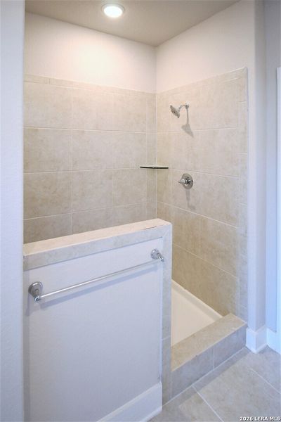 Close-up of interior finishes inside a home in Rose Hill, San Antonio (Image 19).