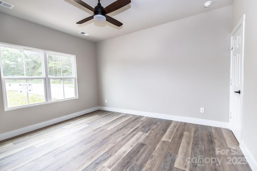 Spacious, unfurnished interior of a new home in , Hickory (Image 11).
