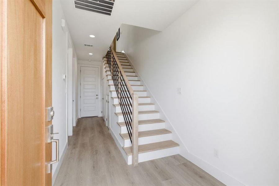 Spacious, unfurnished interior of a new home in , Dallas (Image 20).