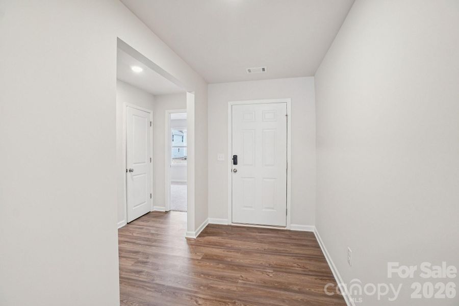 Spacious, unfurnished interior of a new home in Frey Creek, Spartanburg (Image 12).