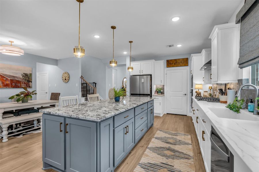 You will find upscale lighting fixtures in this beautiful home. You will find upscale lighting fixtures in this beautiful home.