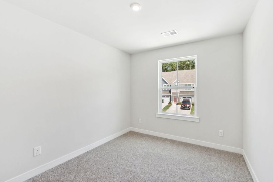 Spacious, unfurnished interior of a new home in Crescent Cove, Summerville (Image 12).