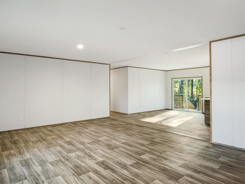 Spacious, unfurnished interior of a new home in , Round O (Image 18).