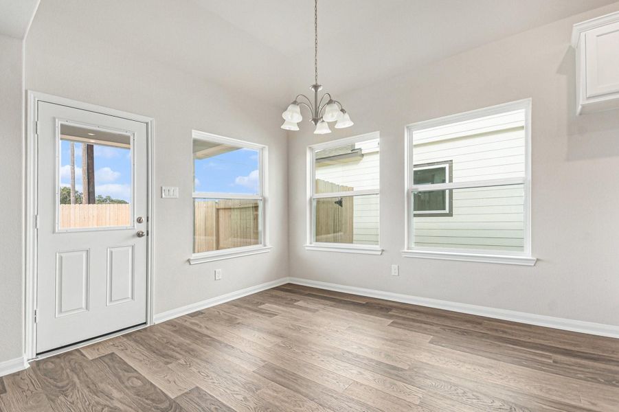 Spacious, unfurnished interior of a new home in , Bay City (Image 17).