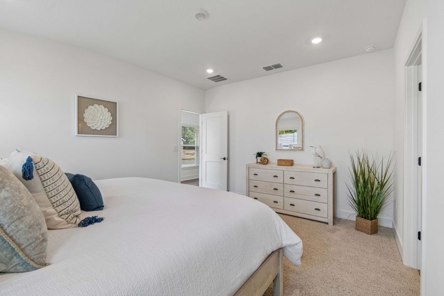 Representative furnished interior of a home built from the 1515 by Adams Homes in Winding Oaks, Weeki Wachee (Image 17).