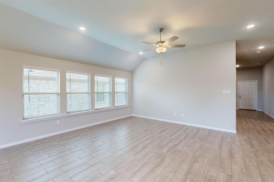 Spacious, unfurnished interior of a new home in Sagebrook, Argyle (Image 30). Spacious, unfurnished interior of a new home in Sagebrook, Argyle (Image 30).