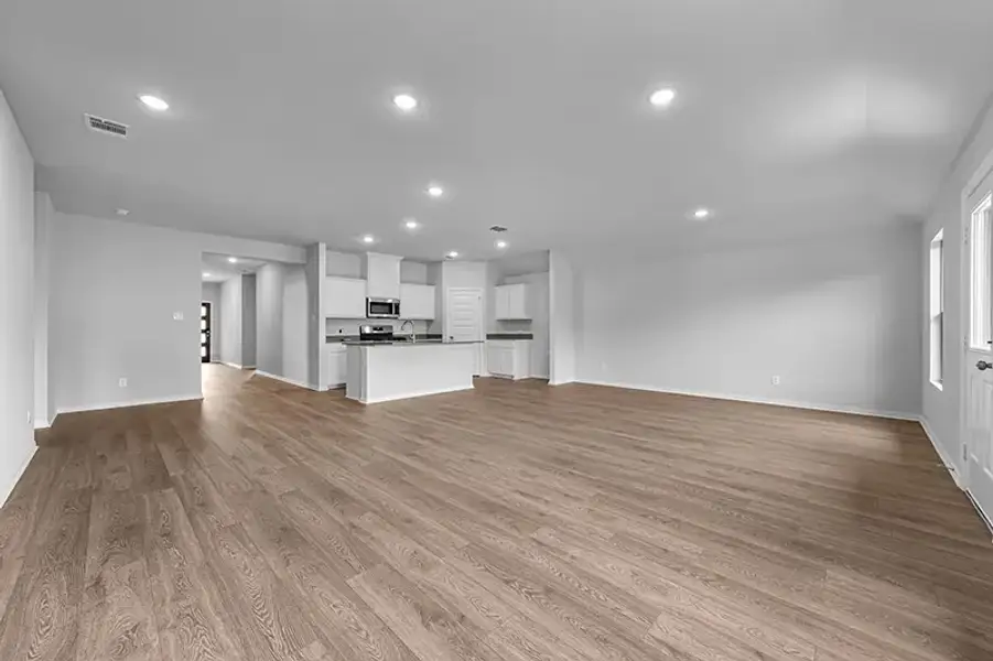 Spacious, unfurnished interior of a new home in Rolling Ridge, Van Alstyne (Image 18). Spacious, unfurnished interior of a new home in Rolling Ridge, Van Alstyne (Image 18).