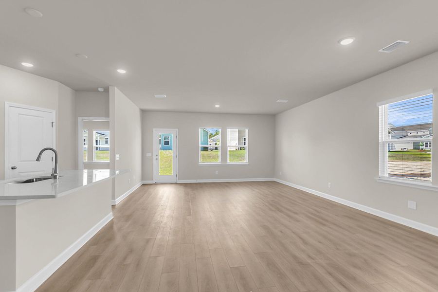 Spacious, unfurnished interior of a new home in Tea Farm, Ravenel (Image 24).