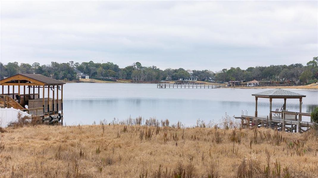 Community amenities in , Sanford (Image 9).