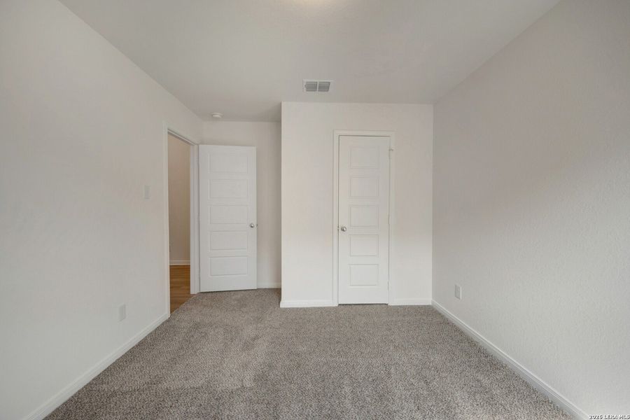 Spacious, unfurnished interior of a new home in Greenspoint Heights, Seguin (Image 13).
