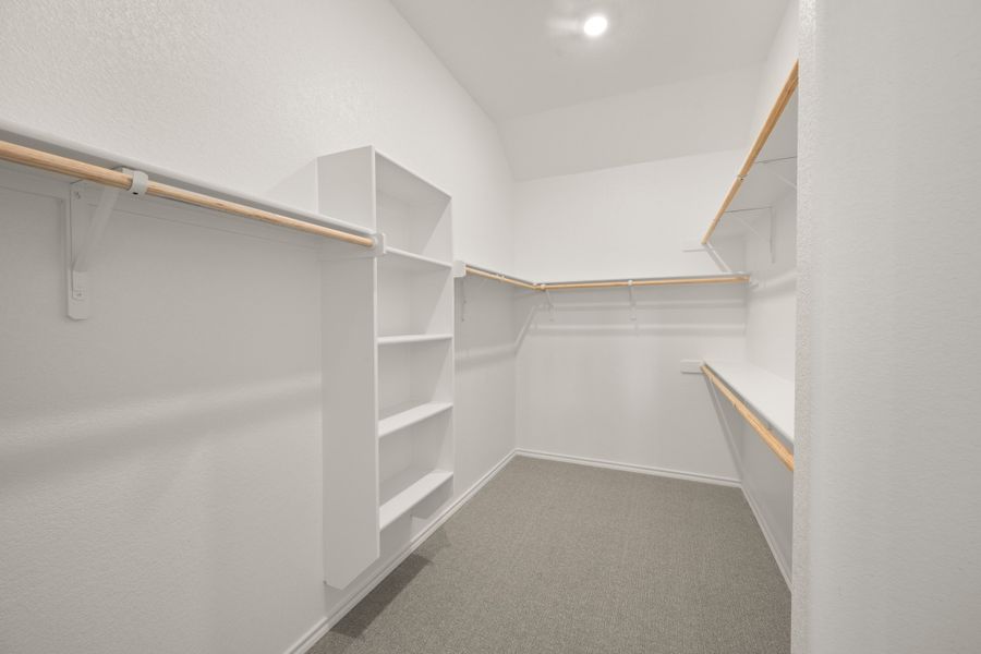 Spacious, unfurnished interior of a new home in Meadow Park at The Meadows, Ponder (Image 21).