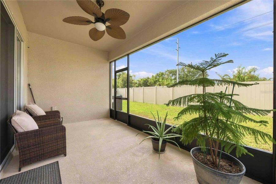 Exterior details and patio area of a home in Seasons at Eden Hills, Lake Alfred (Image 22).
