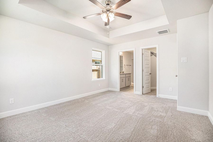 Spacious, unfurnished interior of a new home in Kiber Reserve, Angleton (Image 12).