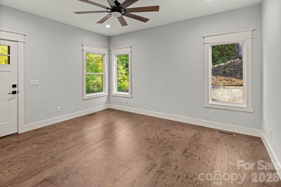 Spacious, unfurnished interior of a new home in , Arden (Image 24).