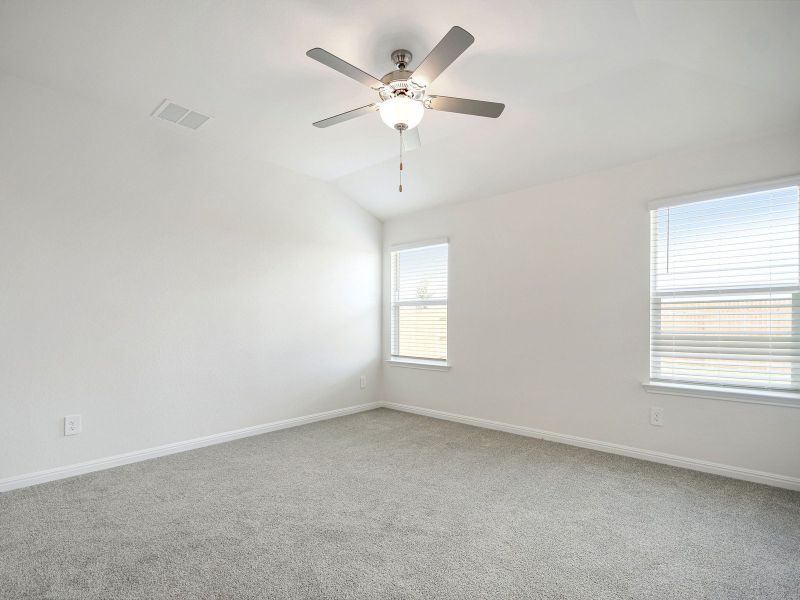 Spacious, unfurnished interior of a new home in Prairie Winds - Reserve Collection, Hutto (Image 6).