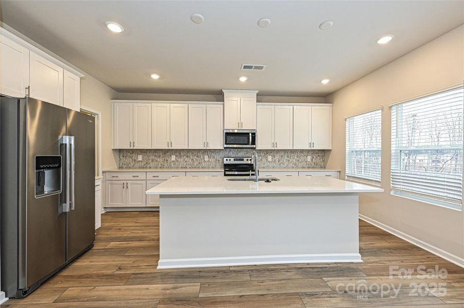 Photo is not of the actual home, but is an inspirational photo of builder’s model home and may depict options, furnishings, and/or decorator features that are not included Photo is not of the actual home, but is an inspirational photo of builder’s model home and may depict options, furnishings, and/or decorator features that are not included