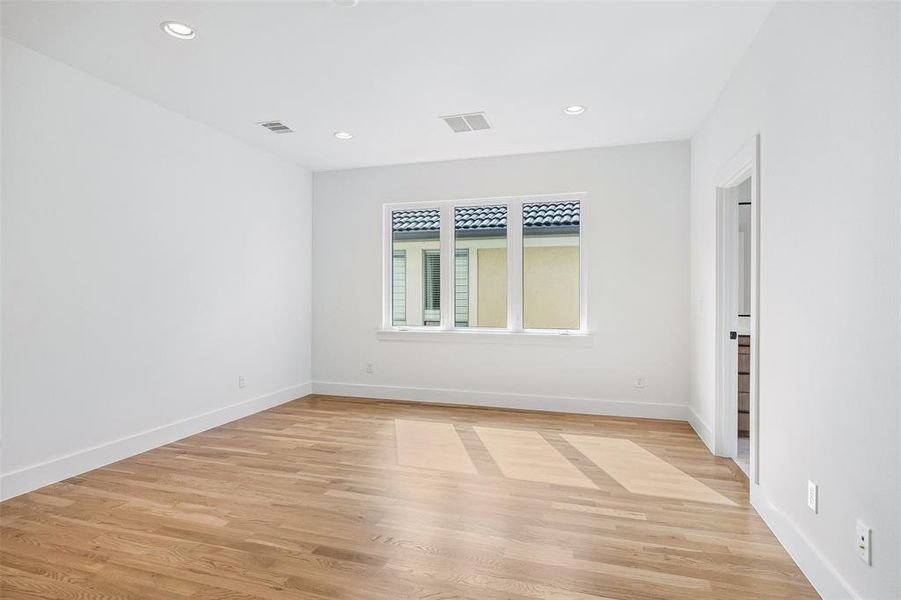 Spacious, unfurnished interior of a new home in , Dallas (Image 32). Spacious, unfurnished interior of a new home in , Dallas (Image 32).