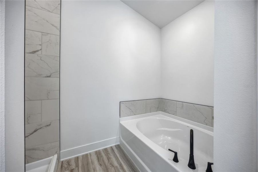 Furnished interior view inside a new home in Kirkland Farms, Alachua (Image 7).