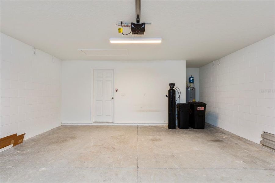 Spacious, unfurnished interior of a new home in , Palm Coast (Image 20).