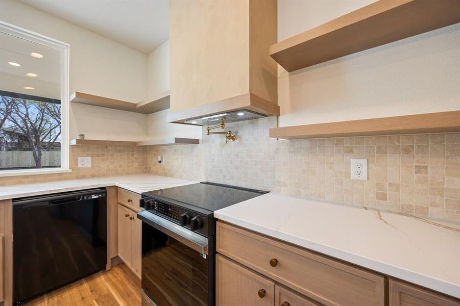 Furnished interior view inside a new home in , Terrell (Image 11).