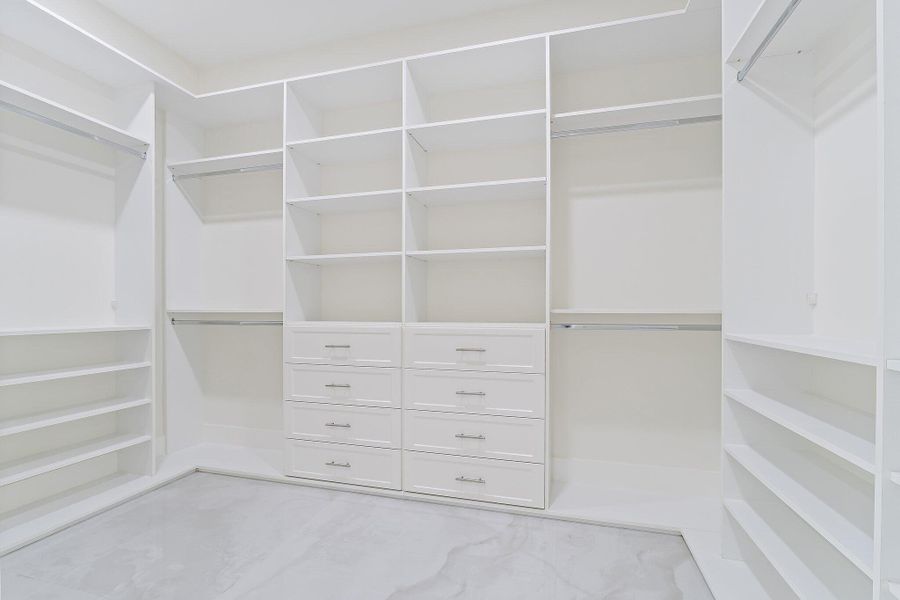 Image 98 of a home in .