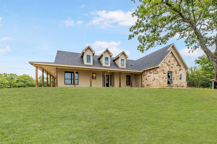 Exterior details and patio area of a home in , Chico (Image 27).