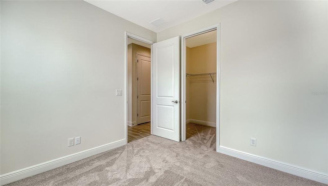 Spacious, unfurnished interior of a new home in Canoe Creek, Parrish (Image 22).