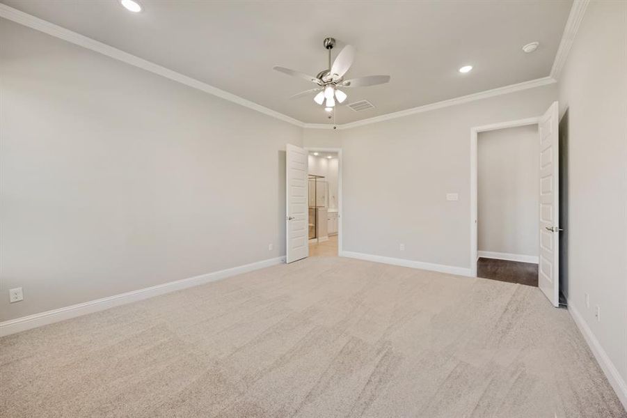 Spacious, unfurnished interior of a new home in Heath Golf and Yacht, Heath (Image 16).