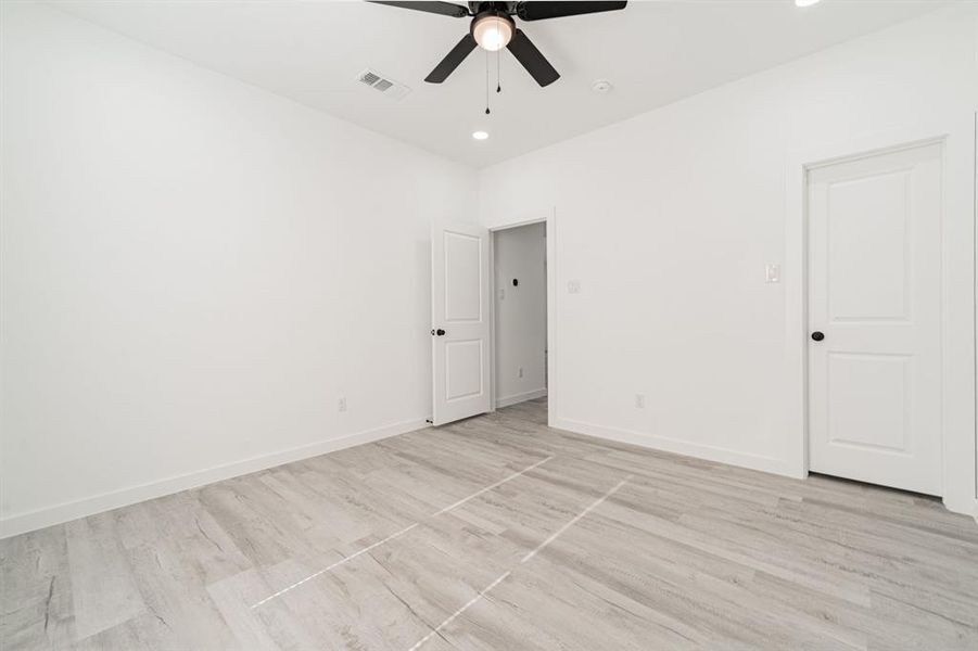 Spacious, unfurnished interior of a new home in , Dallas (Image 23).