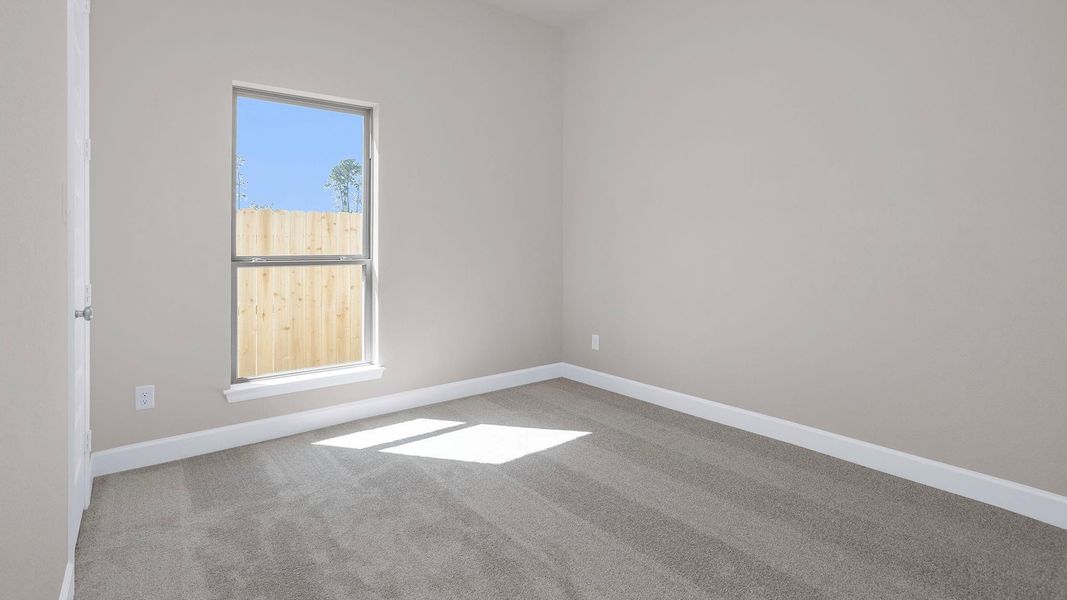 Spacious, unfurnished interior of a new home in Evergreen, Conroe (Image 17).