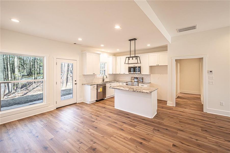 Furnished interior view inside a new home in , Dawsonville (Image 29). Furnished interior view inside a new home in , Dawsonville (Image 29).
