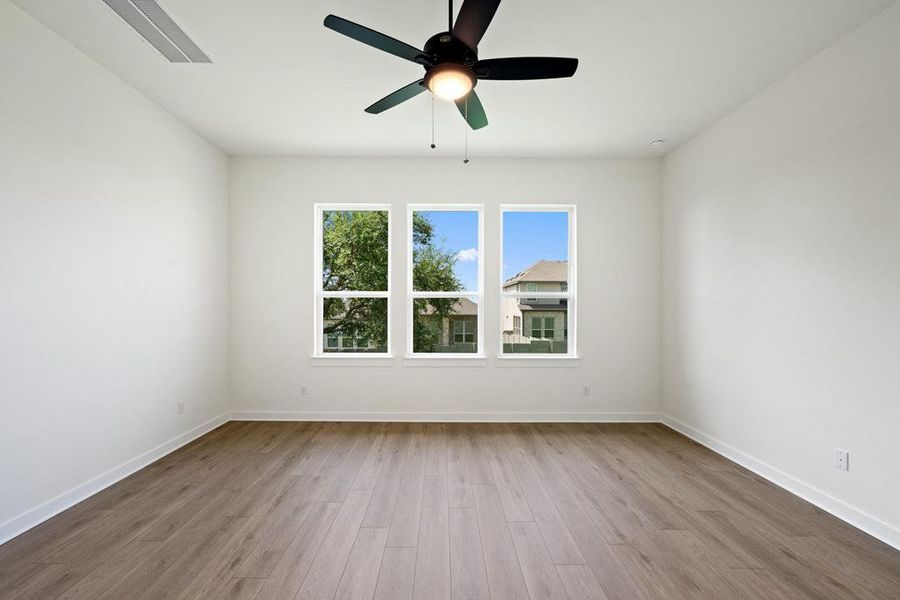 Spacious, unfurnished interior of a new home in Wolf Ranch, Georgetown (Image 36). Spacious, unfurnished interior of a new home in Wolf Ranch, Georgetown (Image 36).