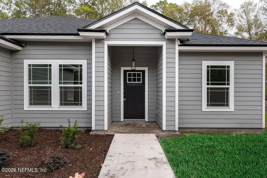 Exterior details and patio area of a home in , Middleburg (Image 3).