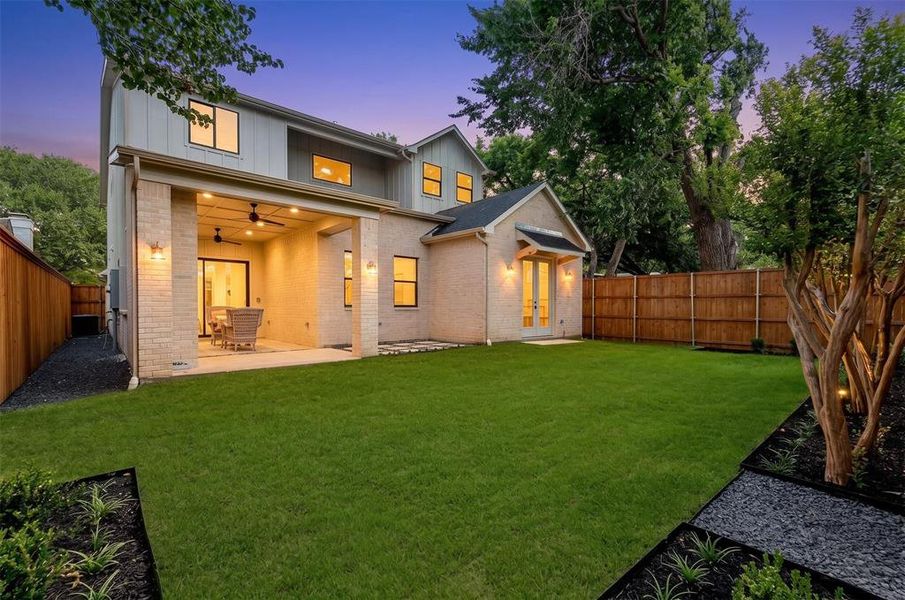 Exterior details and patio area of a home in , Dallas (Image 4).