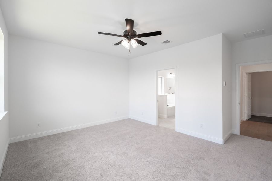 Spacious, unfurnished interior of a new home in Enclave at Legacy Hills, Celina (Image 25). Spacious, unfurnished interior of a new home in Enclave at Legacy Hills, Celina (Image 25).