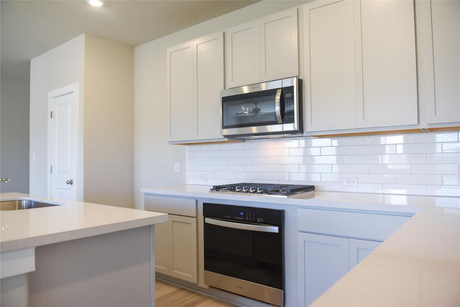 Beautiful features in open concept Kitchen