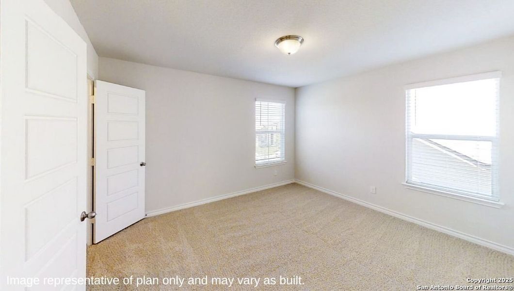 Spacious, unfurnished interior of a new home in Brookstone Creek, San Antonio (Image 9).