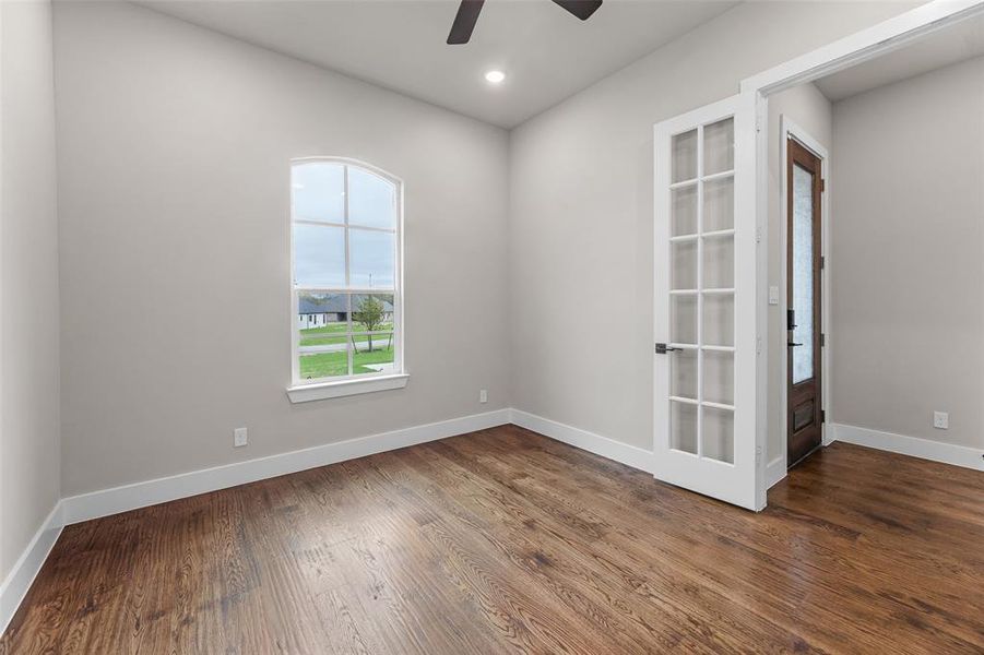 Spacious, unfurnished interior of a new home in King Crossing Estates, Van Alstyne (Image 34). Spacious, unfurnished interior of a new home in King Crossing Estates, Van Alstyne (Image 34).